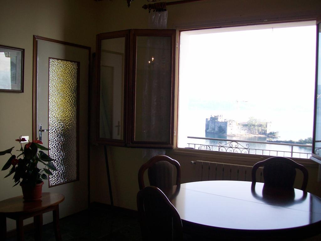 Casa Ai Castelli Apartment Cannobio Luaran gambar